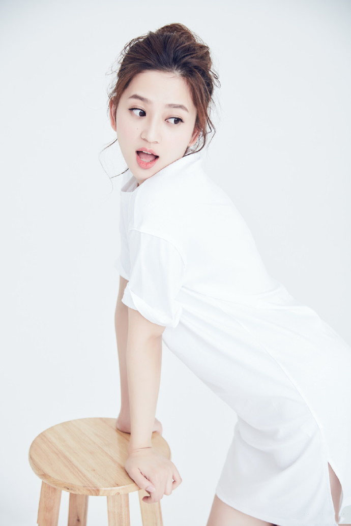 高清内陆美女明星唐本纯白诱惑私房照图片图片