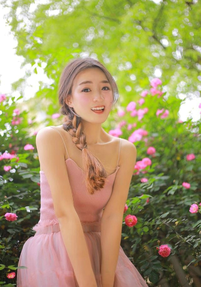 性感萝莉制服 下限cos 白嫩美女图片 性感萝莉制服 下限cos 白嫩美女图片