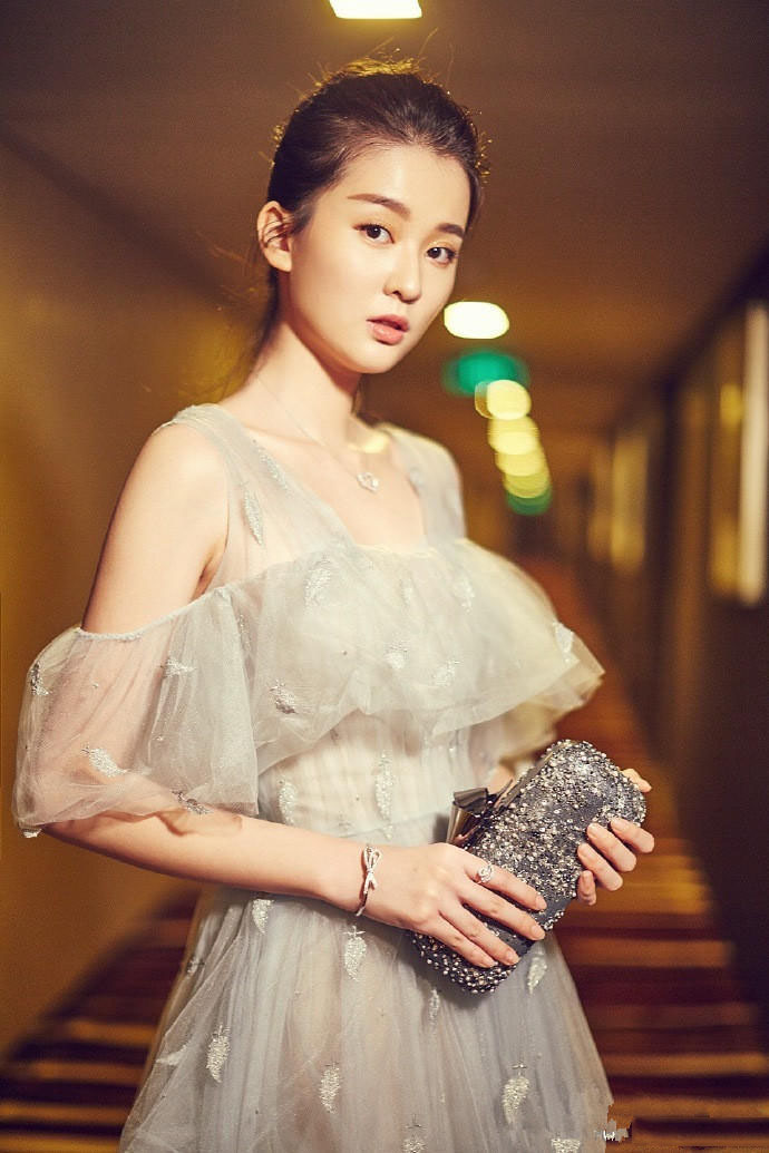 欢乐颂乔欣薄纱长裙仙气十足唯美图片图片