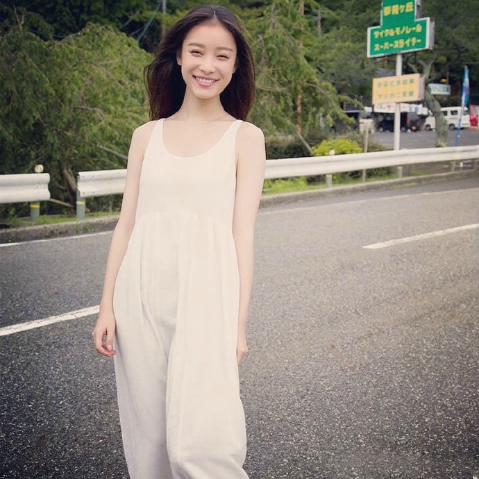 倪妮浅蓝色抹胸礼服活动图片  尽显优雅迷人魅力图片