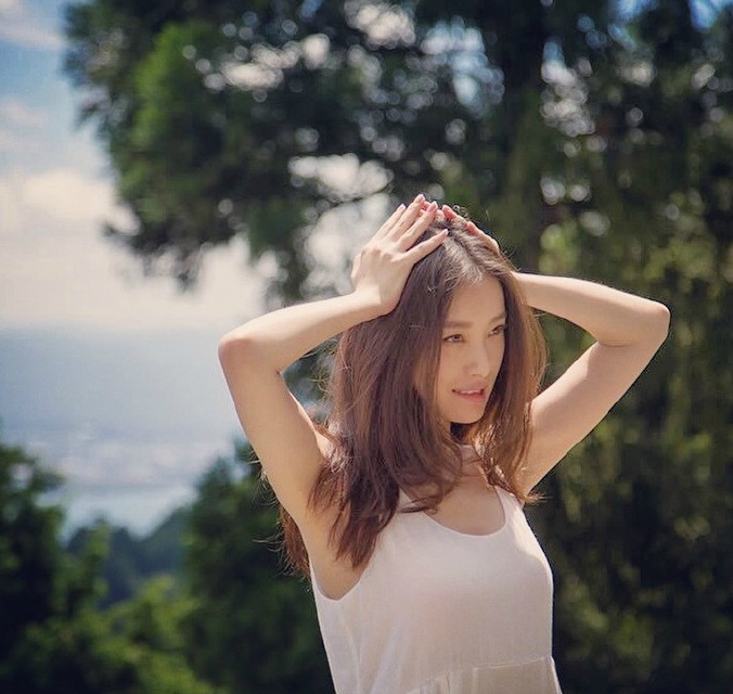 倪妮v和angelababy 共同上某杂志封面图片图片