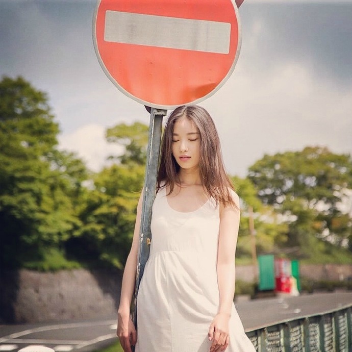 倪妮浅蓝色抹胸礼服活动图片  尽显优雅迷人魅力图片
