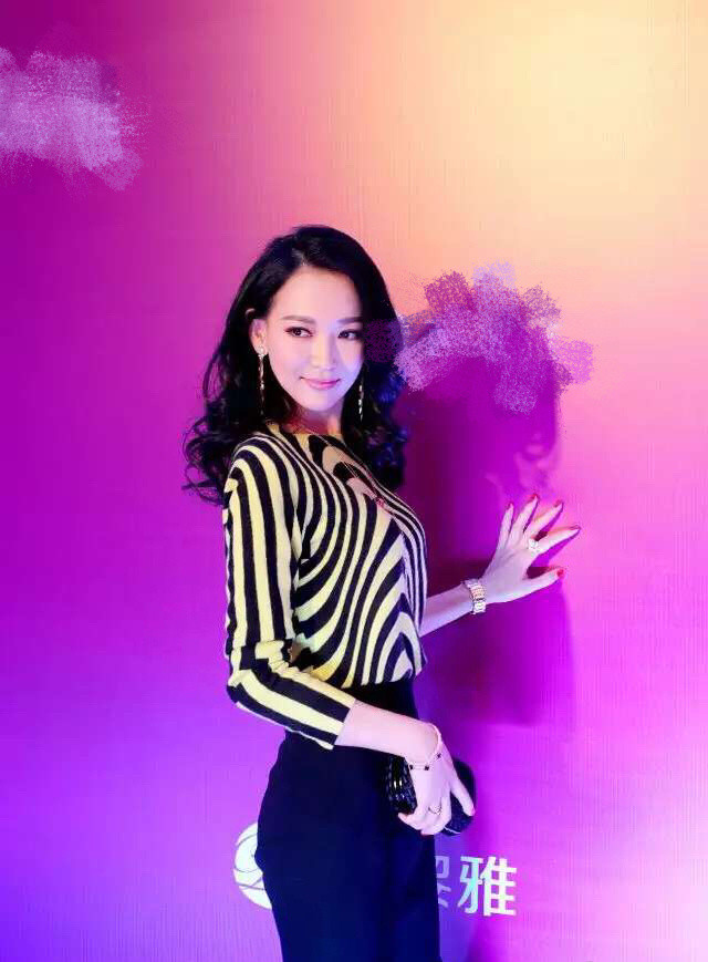 高清女主持人朱亚丽写真图片图片