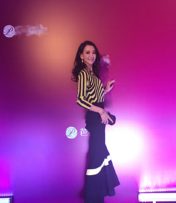 高清女主持人朱亚丽写真图片图片