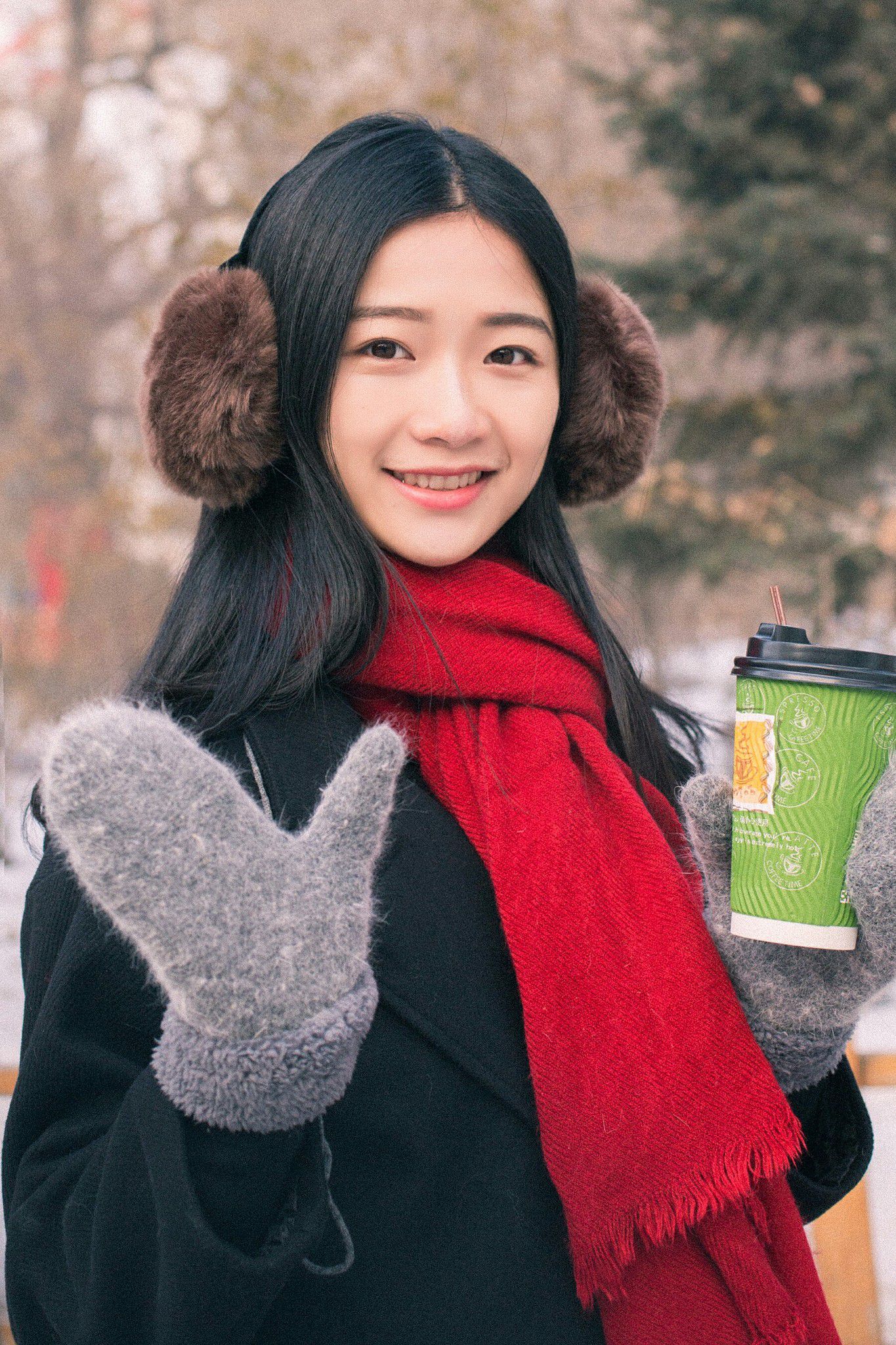 校花美女学生妹冬季雪景养眼迷人写真图片图片