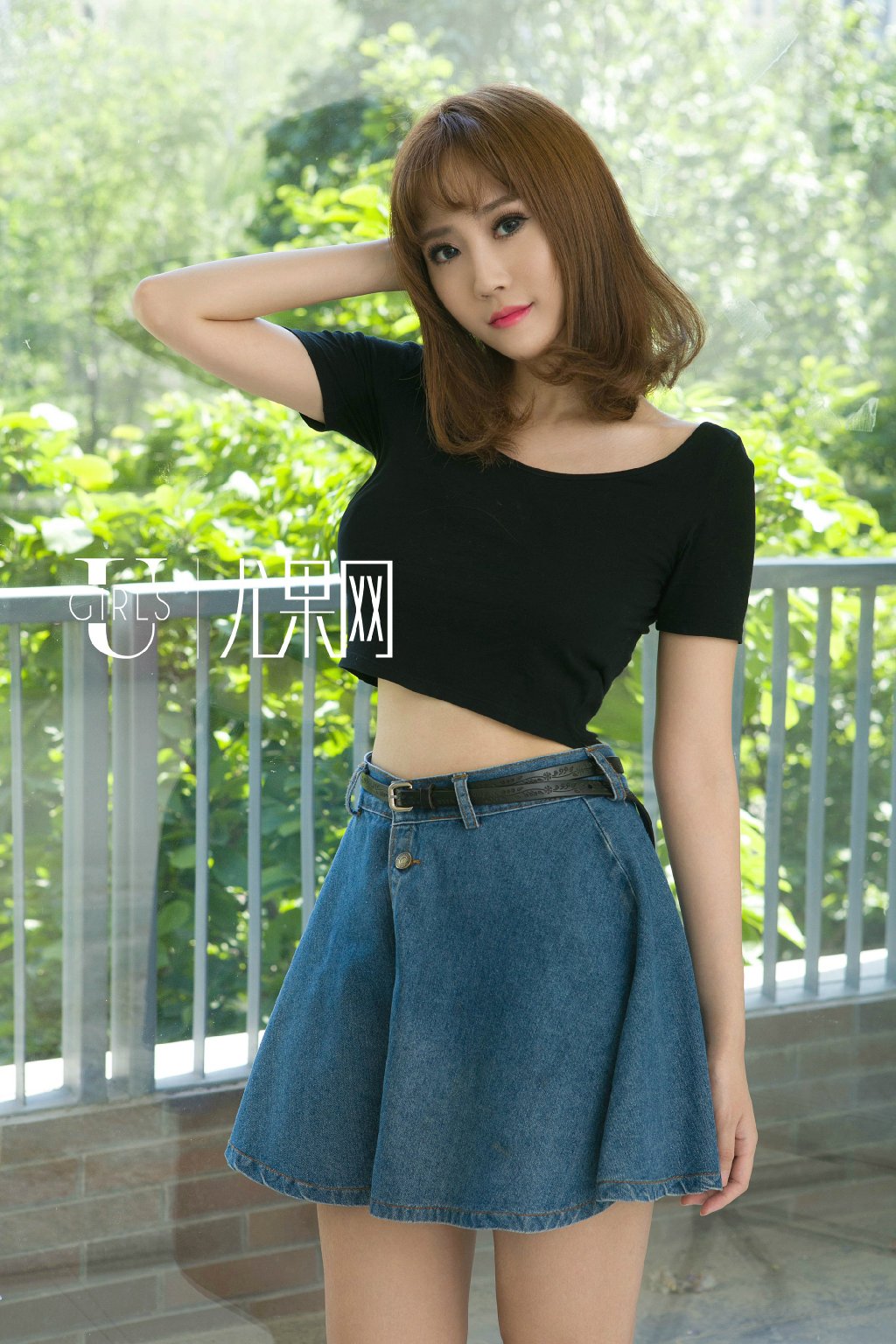 演员唐艺昕时尚短发性感写真图片图片