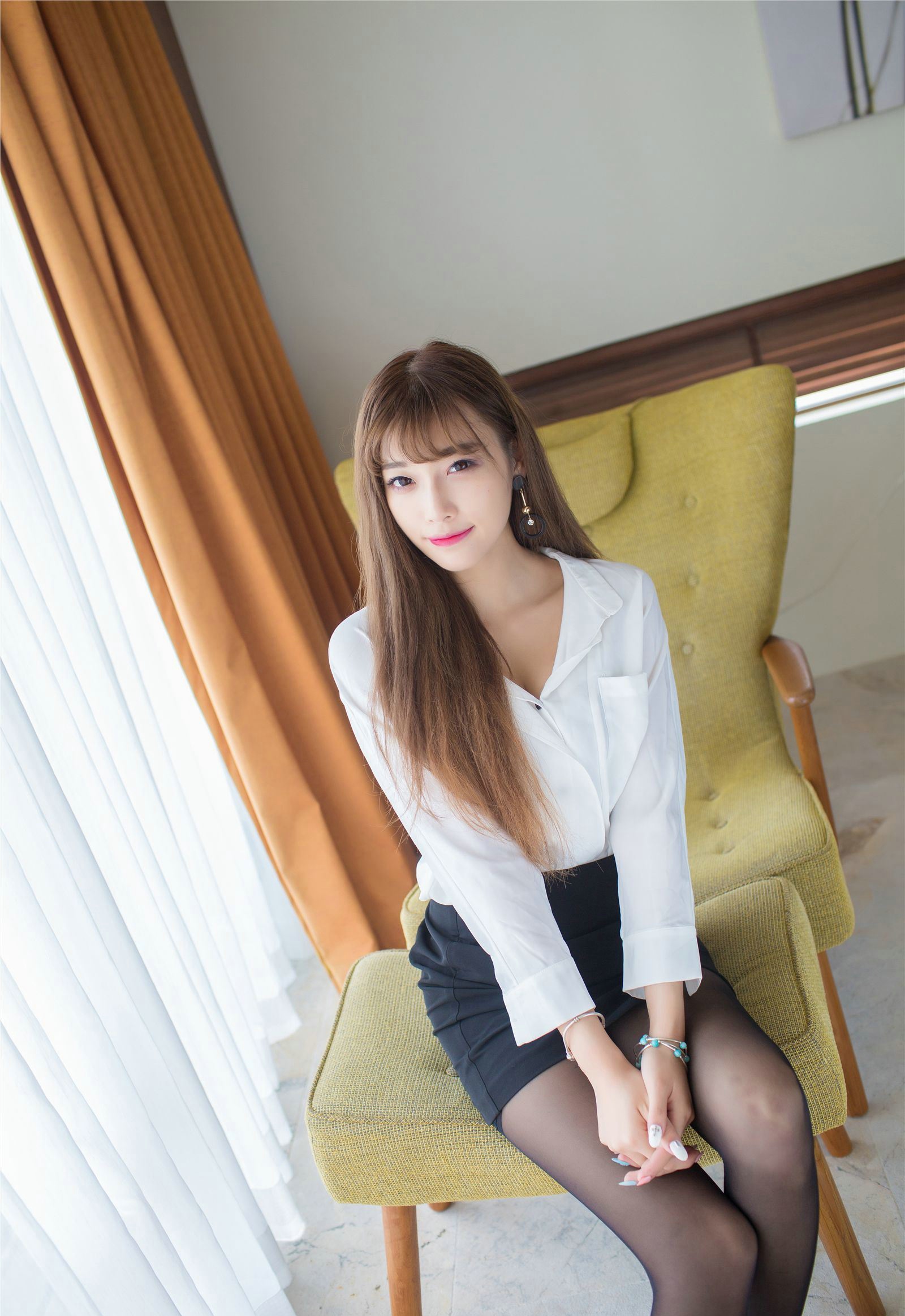 俏丽女神ugar小甜心CC黑丝袜美腿极致诱惑图片图片