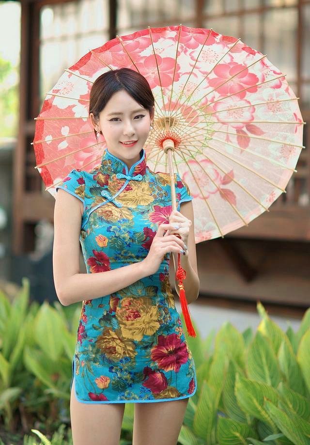 肉丝美女图片