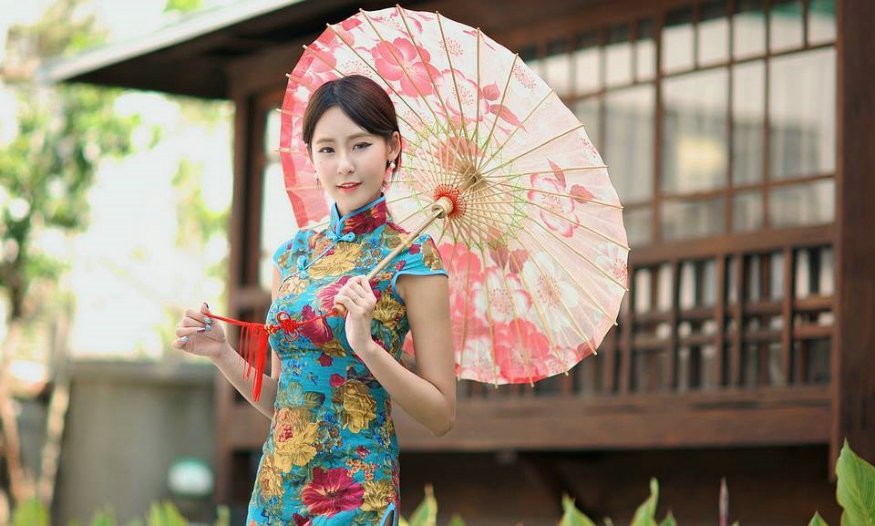 肉丝美女图片