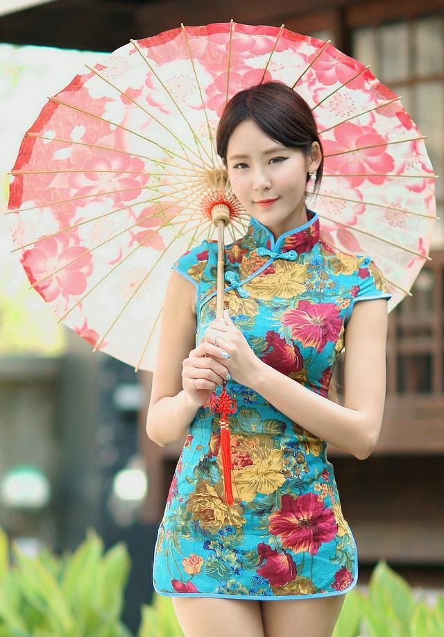 肉丝美女图片