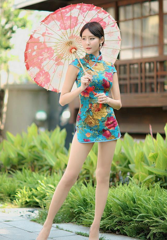 肉丝美女图片