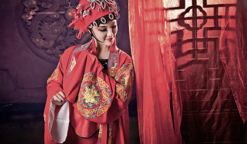 古装美女肚兜名角香艳性感写真照图片
