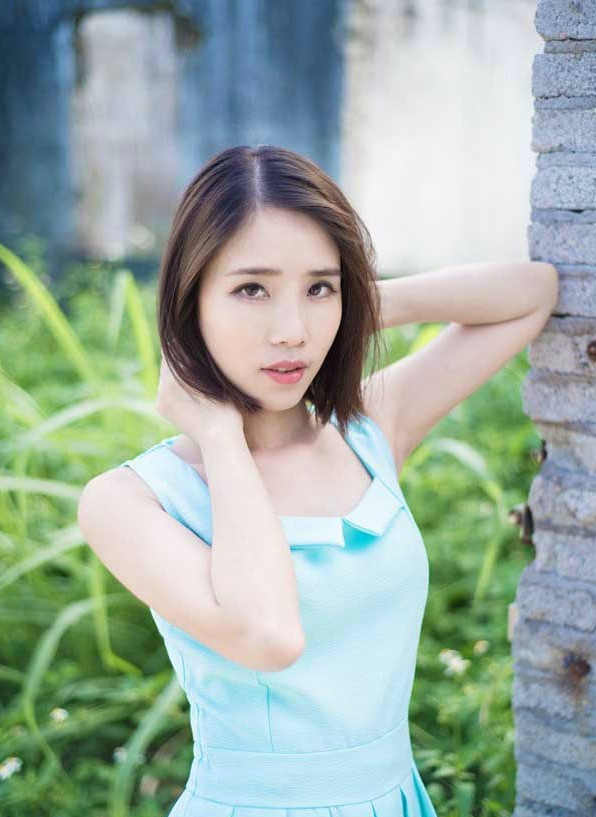演员唐艺昕时尚短发性感写真图片图片