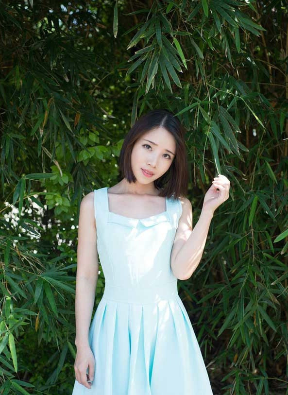 演员唐艺昕时尚短发性感写真图片图片
