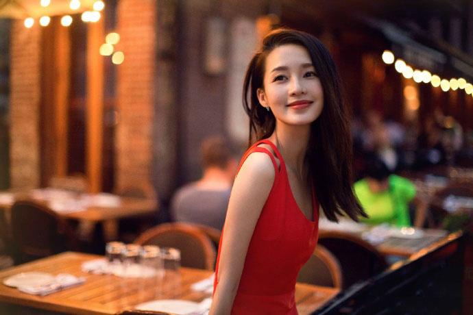 气质女神李沁清新写真图片：犹如唯美小公主图片
