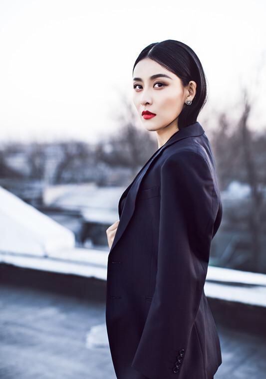 中国内地陕西西安影视女演员歌手贾青高冷写真图片性感至极图片