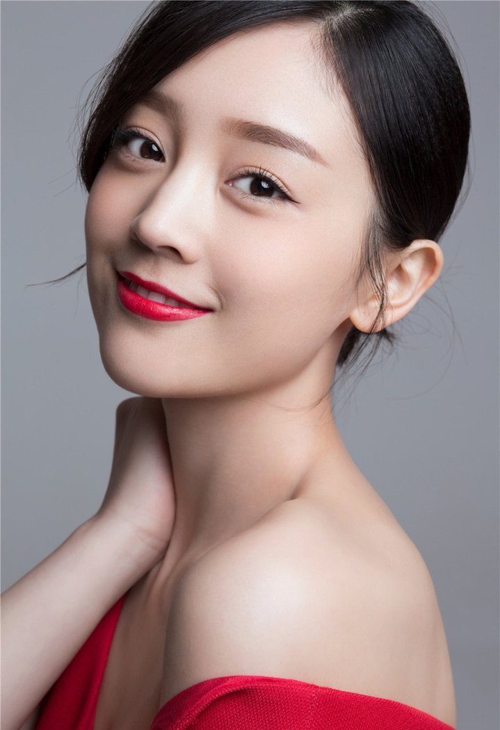 高清湖北省十堰美女氧气美女何花清纯甜美时尚写真手机壁纸下载图片