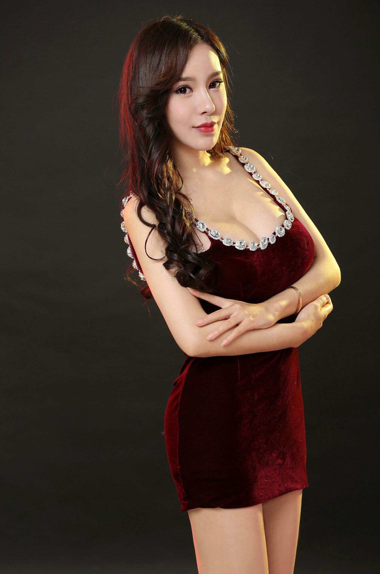 浴缸里泡澡的极品绝色性感美女湿身诱惑大胆艺术写真集图片