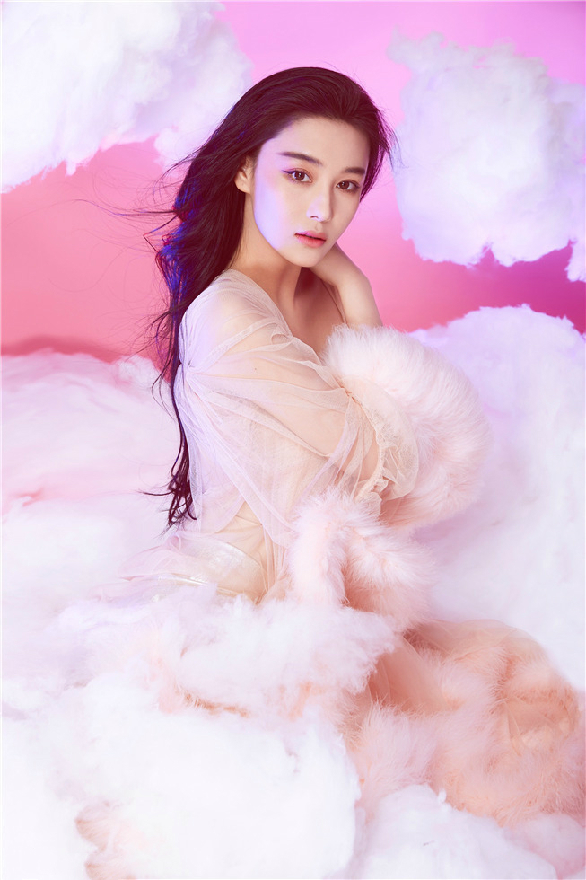 张馨予性感长裙礼服高清图片图片