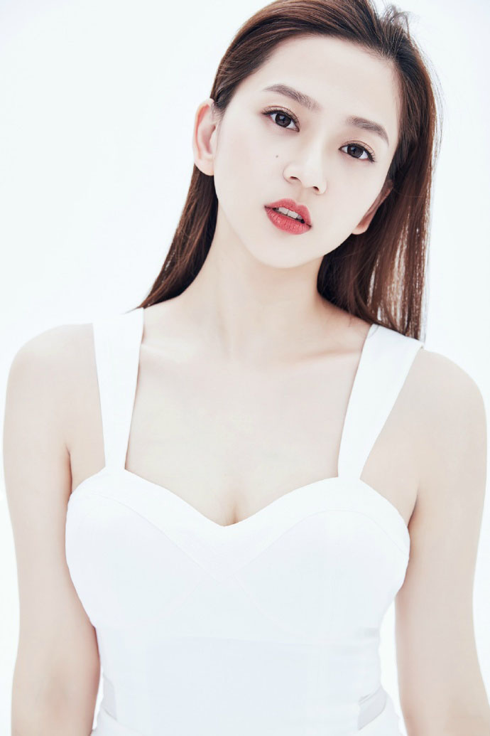 高清内陆美女明星唐本纯白诱惑私房照图片图片