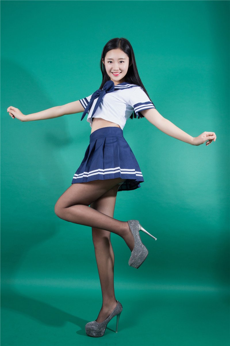 泰国女艺人樱桃Cherry制服丝袜诱惑写真第四辑图片