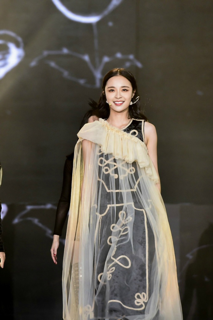 高清山东青岛美女李莎旻子甜美学院风写真图片图片 高清山东青岛美女李莎旻子甜美学院风写真图片图片