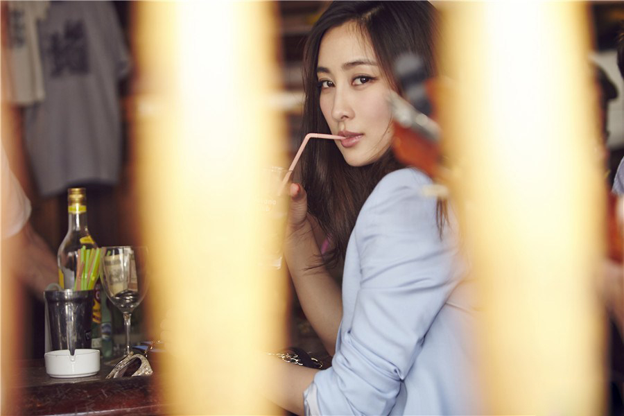 回族美女马苏时尚街拍图片图片