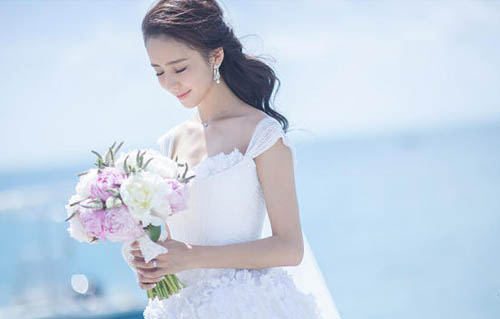 白冰唯美梦幻婚纱照曝光图片
