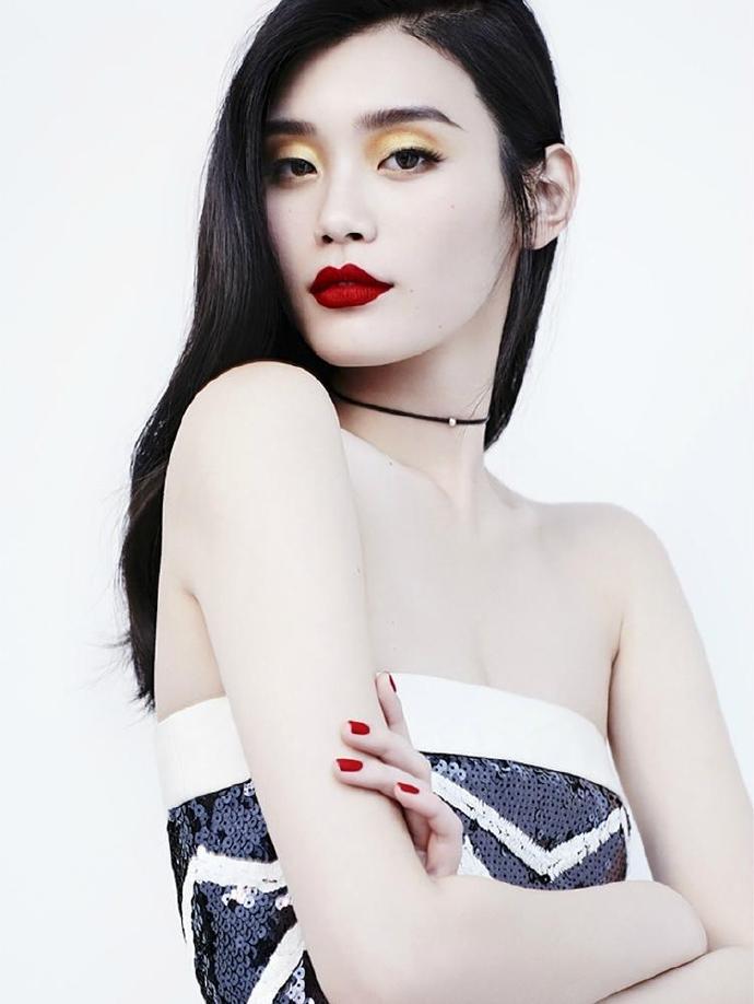 中国内地上海女模特奚梦瑶魅惑红唇曼妙身材性感大片写真图片