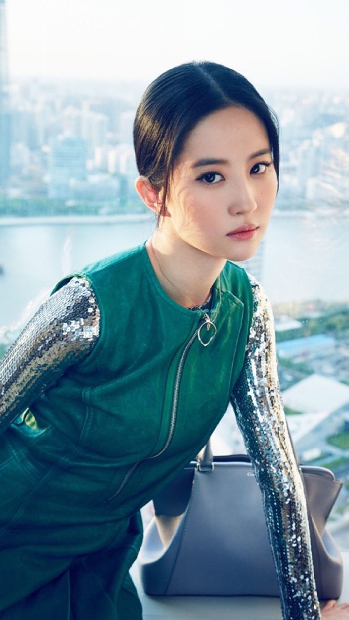 气质女神刘亦菲绝美性感妩媚写真图片 天仙姐姐的香肩雪肌图集图片