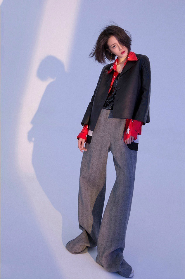 李溪芮图片