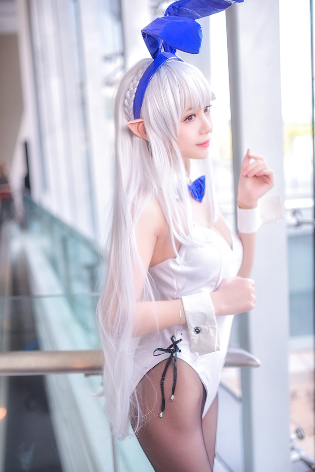 美腿控御姐兔女郎爱蜜莉娅黑色丝袜cosplay写真图片