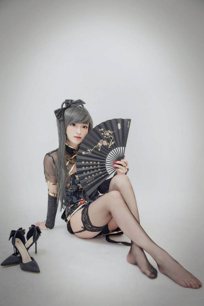 洛天依金丝雀可爱萝莉丝袜美腿Cosplay写真图片