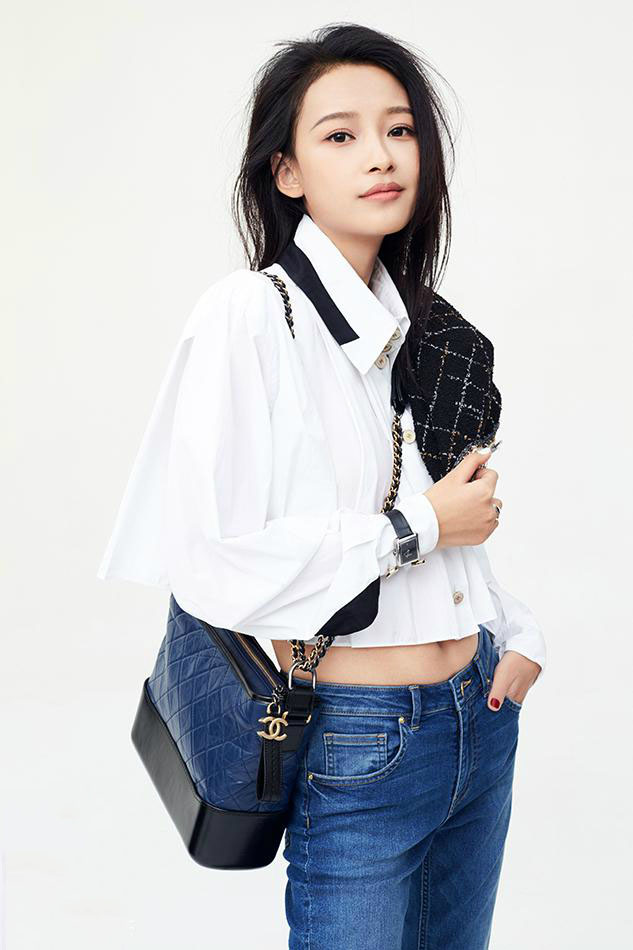 林省通化市集安女明星孙怡清新脱俗活动写真图片图片
