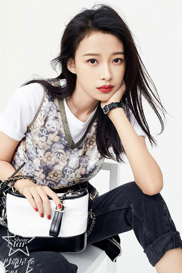 林省通化市集安女明星孙怡清新脱俗活动写真图片图片
