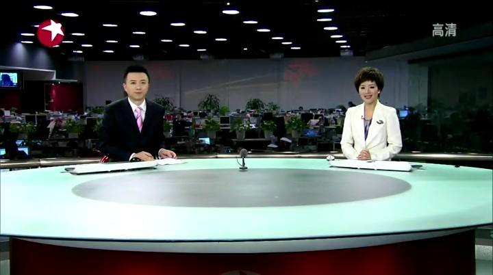 主持人纳森乌日塔图片  央视主持人图片图片