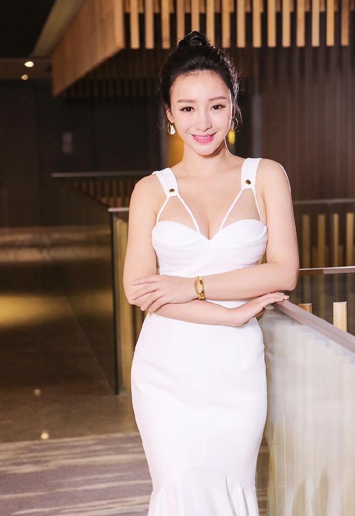宅男女神夏小薇丰胸美腿无法抵挡诱惑图集图片