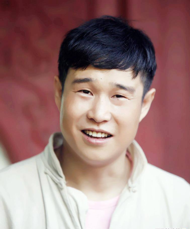 张小斐欢乐喜剧人灭绝师太演出妆容图片图片