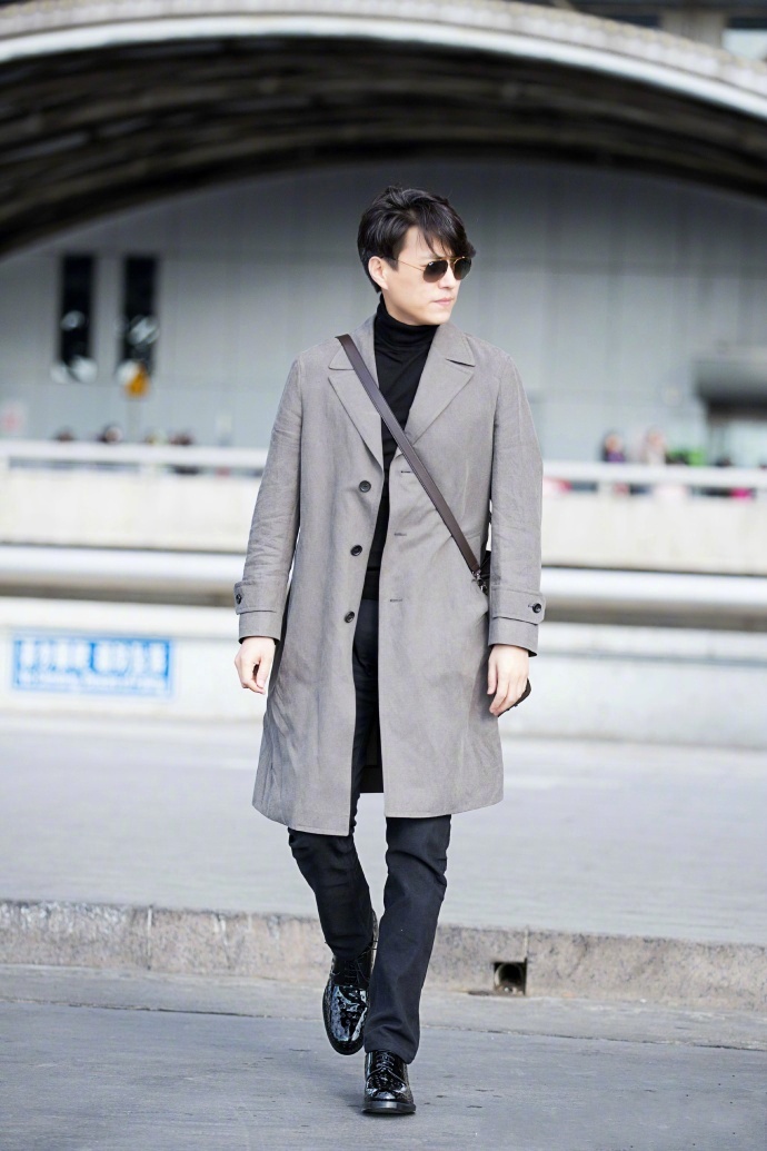 靳东图片