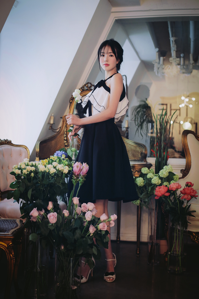 长腿丝袜女神 超短裙美女极品写真图片
