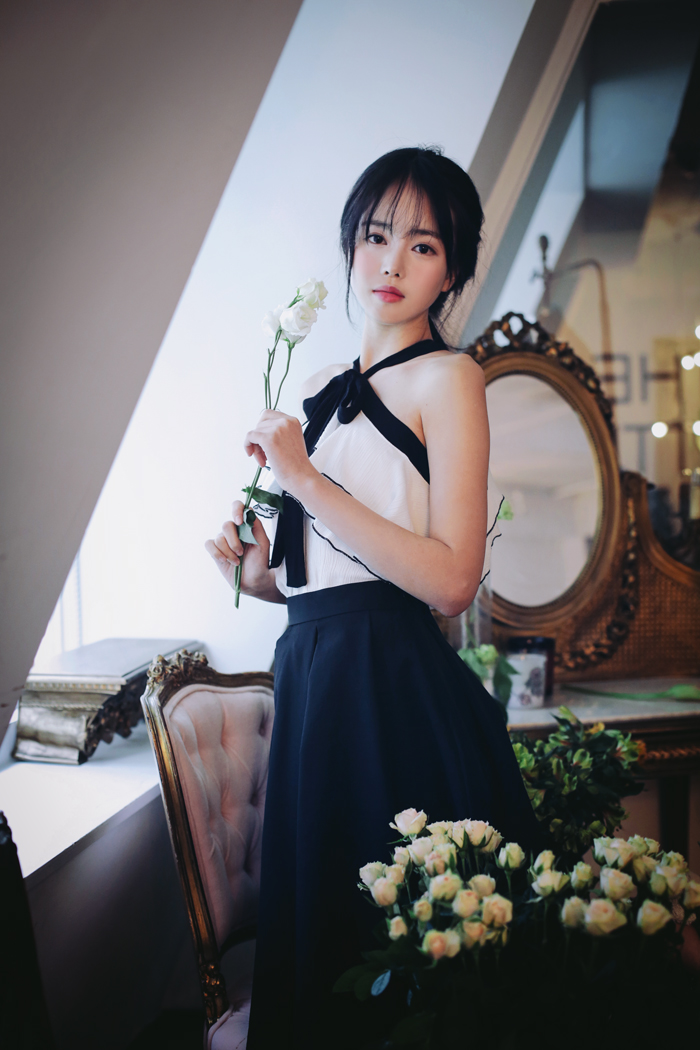 长腿丝袜女神 超短裙美女极品写真图片