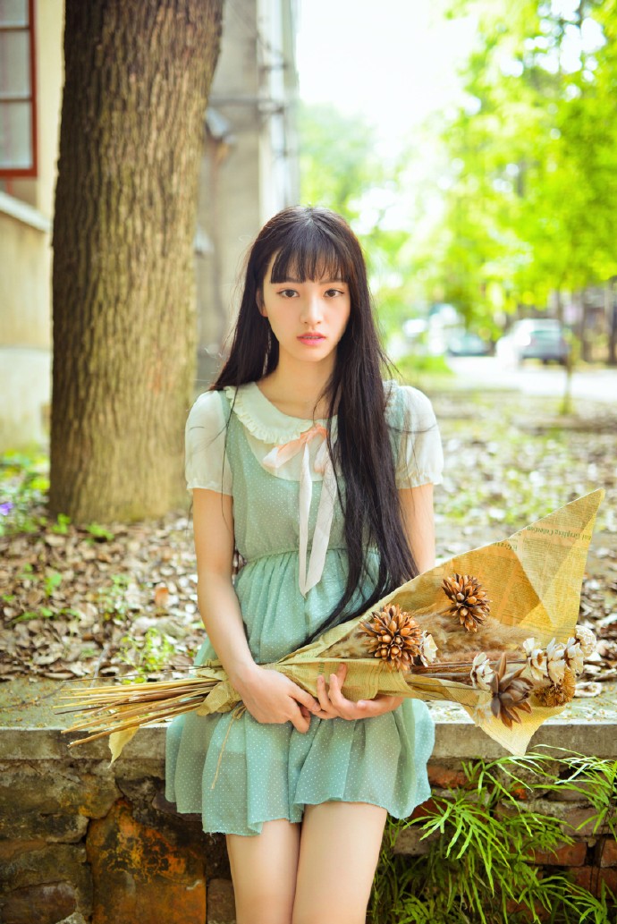 高清湖北省赤壁美女校花黄灿灿气质甜美养眼写真图片图片