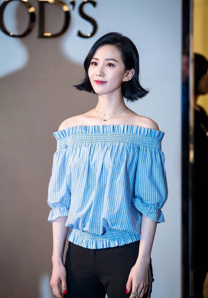 刘诗诗《梦幻西游》花絮美图：小狮子们舔起来图片