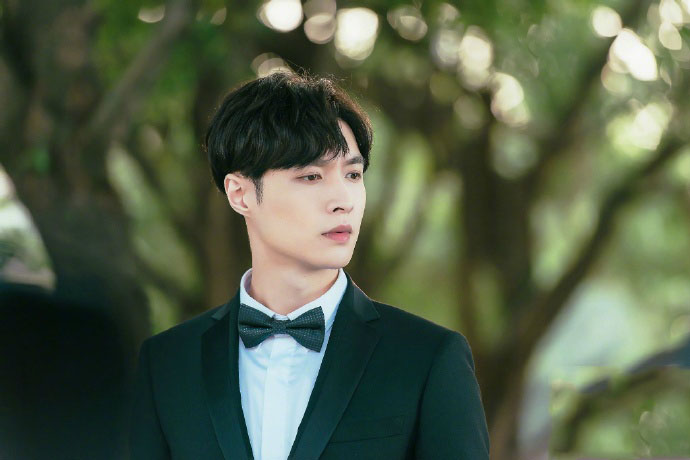 张艺兴时尚写真图片 张艺兴生活照图片图片