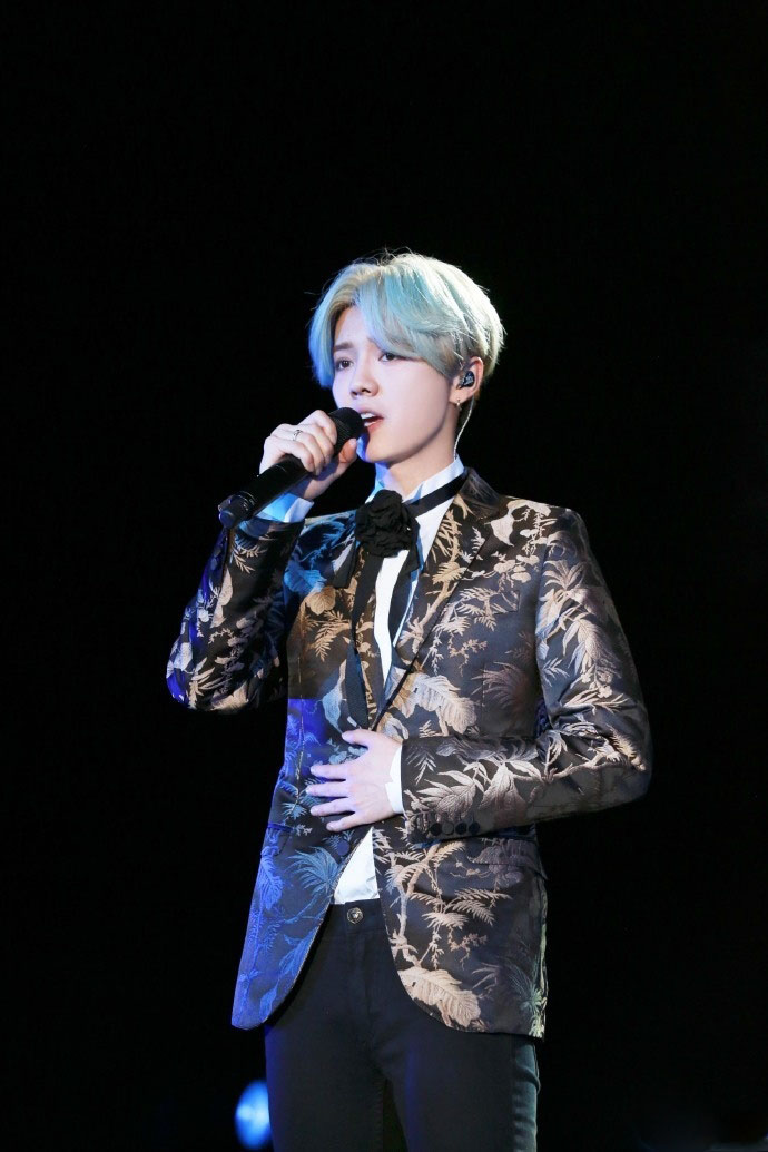 鹿晗120401北京出道showcase演唱饭拍图汇总（二）图片