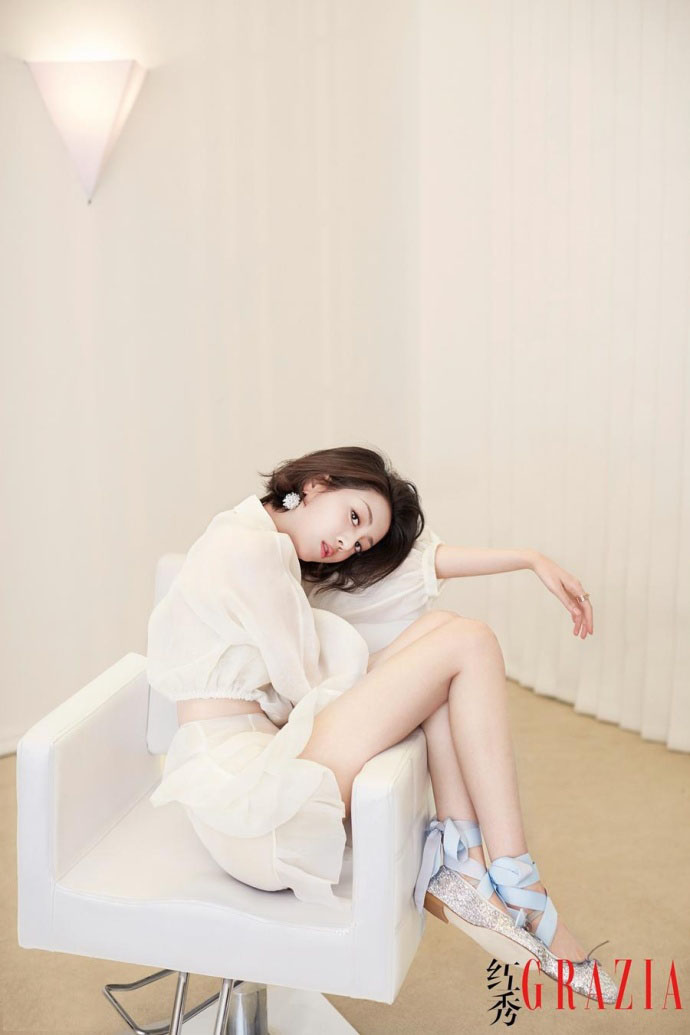 李溪芮图片