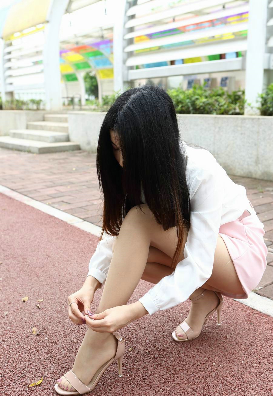 肉丝美女图片