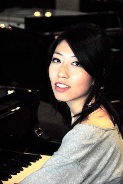 高清黑龙江省哈尔滨曲美女邓家佳曲婉婷助阵饥饿游戏2北京首映礼图片