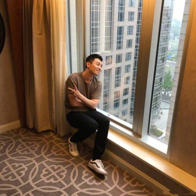 中国大陆江苏省盐城男演员朱亚文微博电影之夜西装图片图片 中国大陆江苏省盐城男演员朱亚文微博电影之夜西装图片图片
