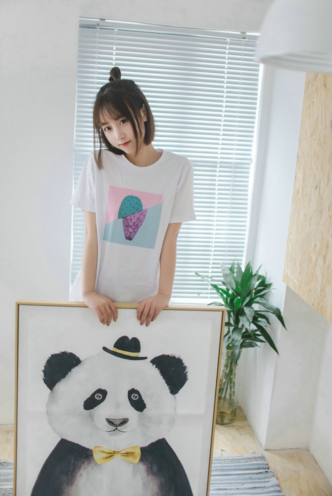 甜美少女开胸大胆诱惑写真图片